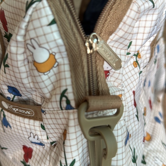 LESPORTSAC X DICK BRUNA MIFFY CROSSBODY SMALL DUFFLE STYLE TOTE BAG! MINT! - Picture 8 of 12